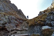 39 Scaletta in legno per la Bocchetta dei lupi (2316 m)